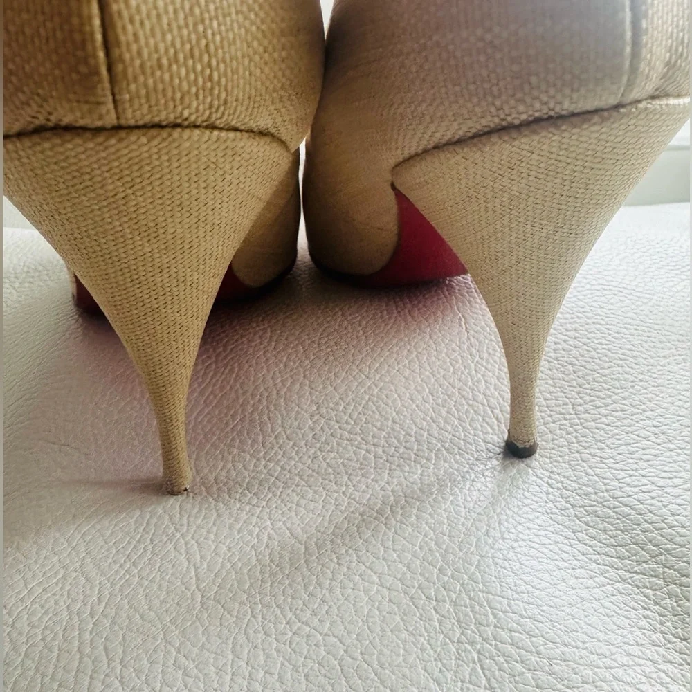 Christian Louboutin Cream and Gold Stiletto Heels 36.5 euc